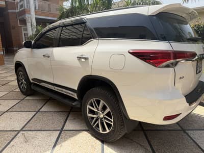 Toyota Fortuner V 2019