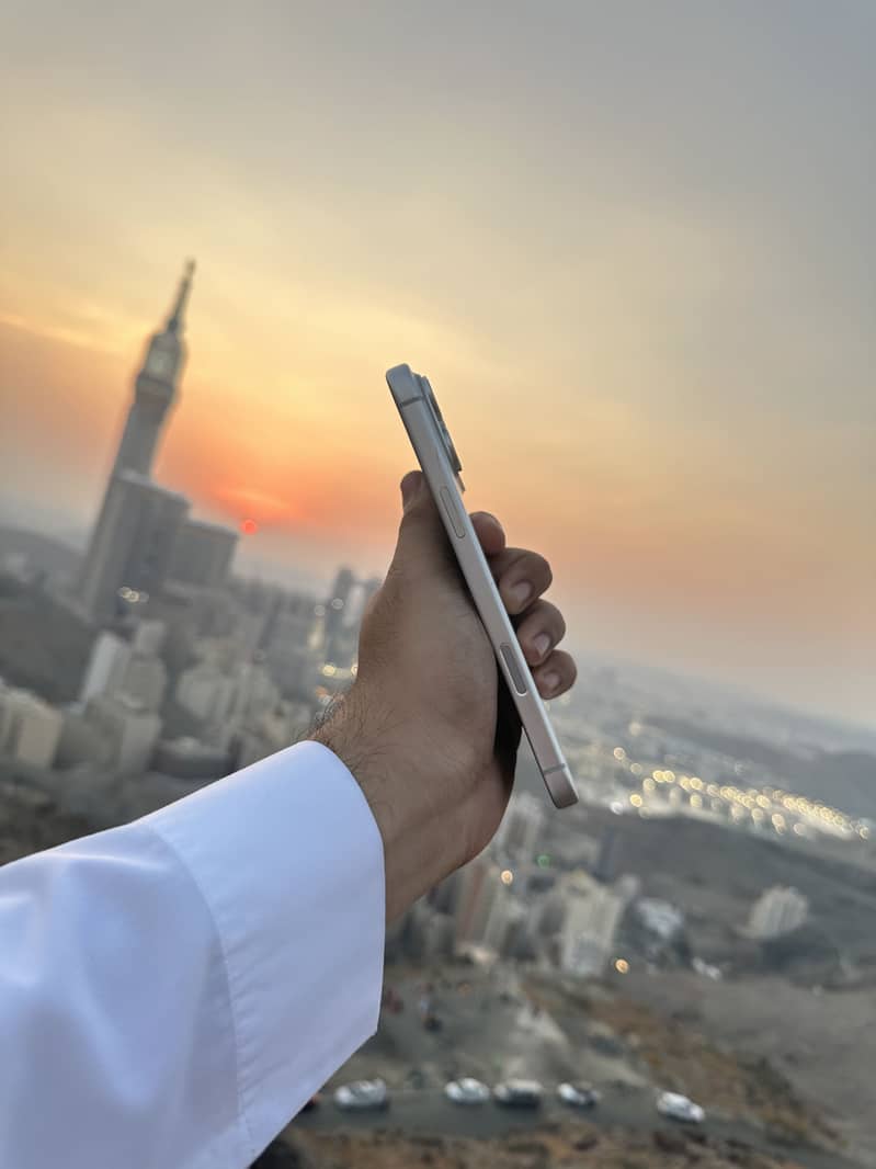 Apple iPhone 17 Pro Max 1