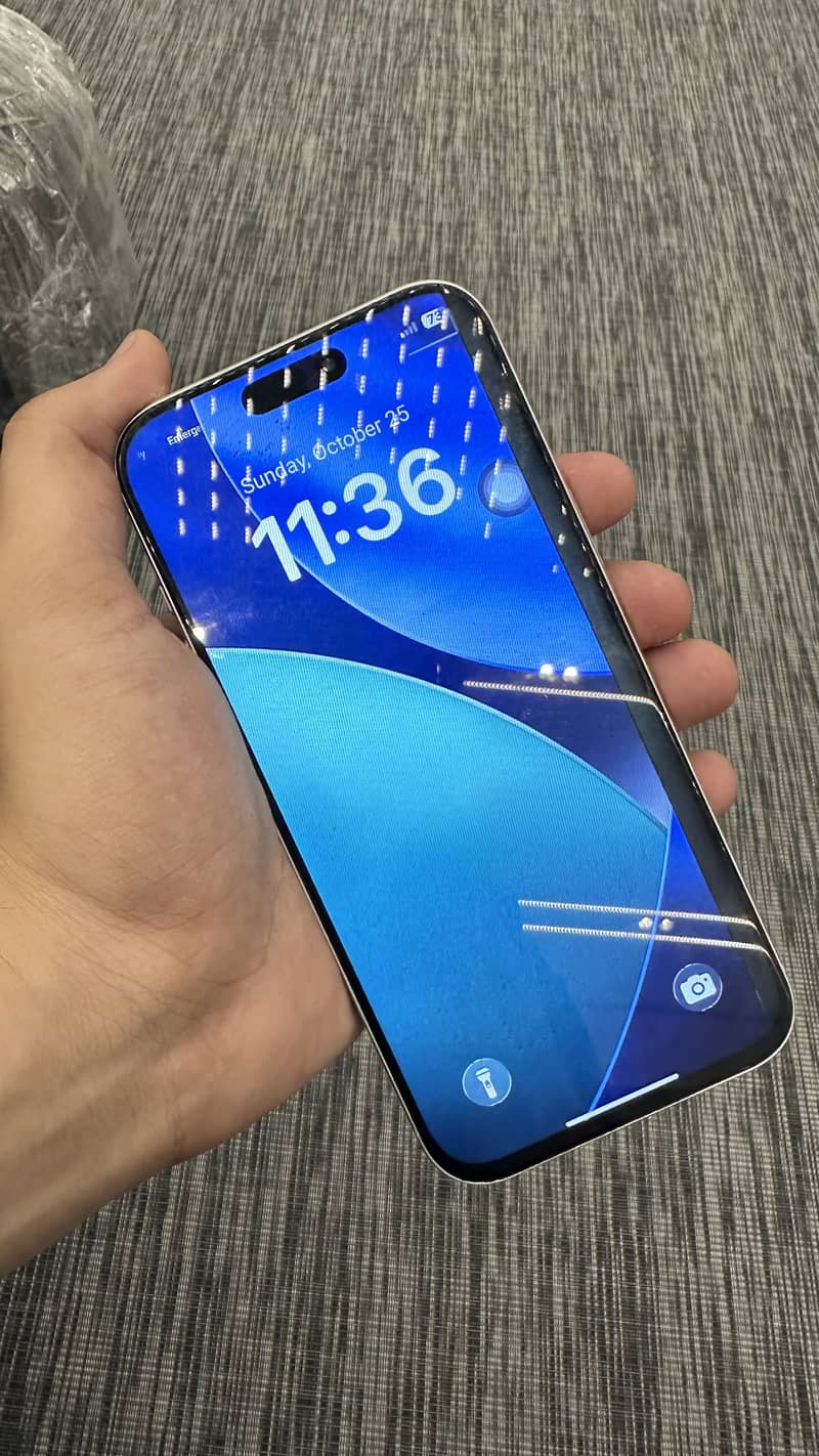 Apple iPhone 17 Pro Max 12