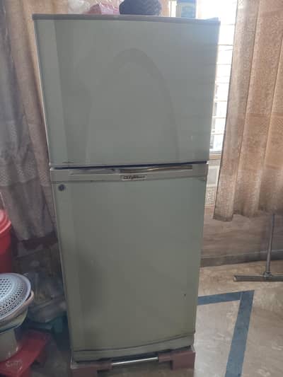 dawalance fridge for sell Graw colour