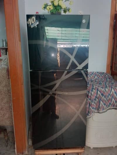 Well-Maintained Used Refrigerator for Sale at Great Price"