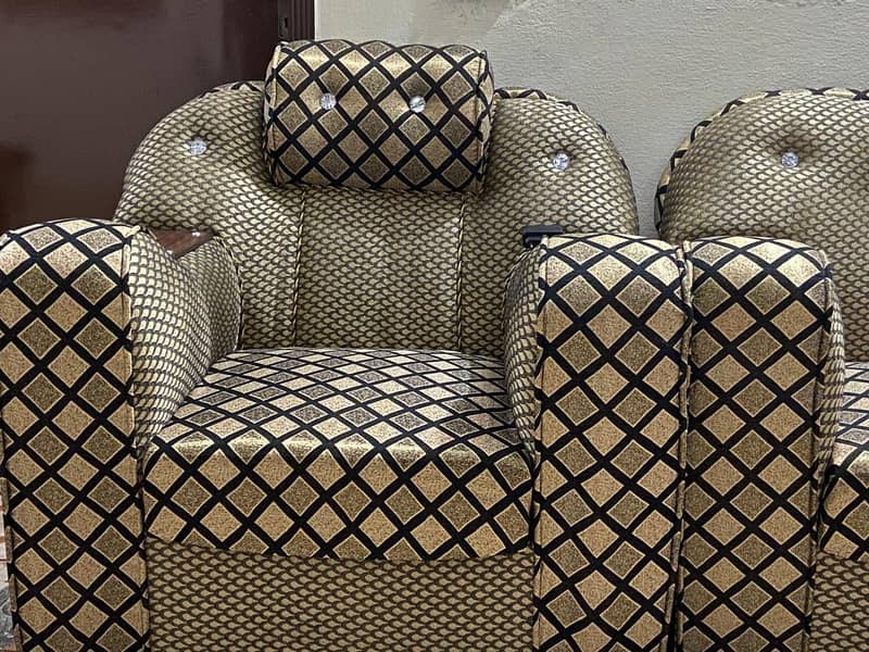 7 seater sofa 0