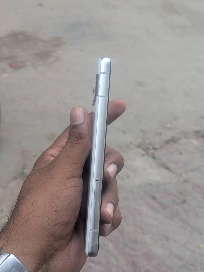Google Pixel 7a 03021100570 0