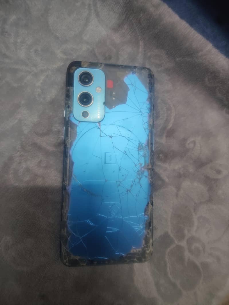 One Plus 9 8/128 1