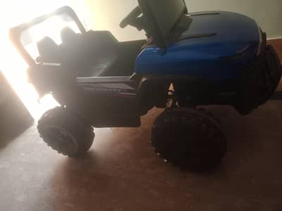 kids charging jeep
