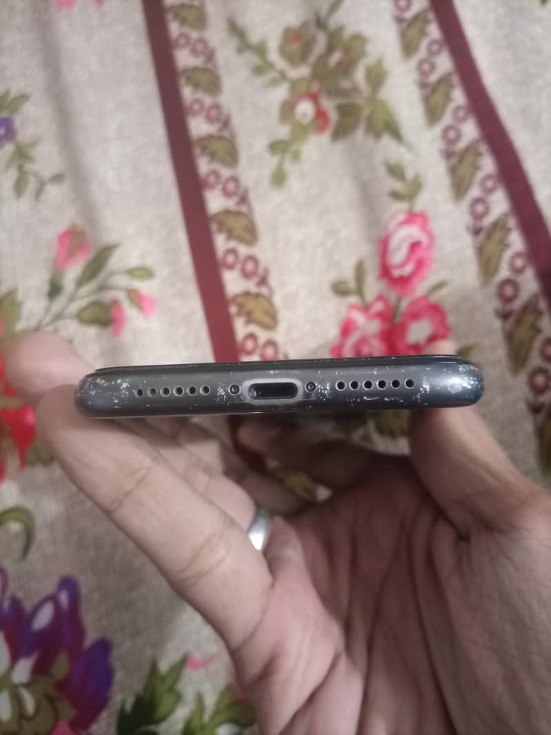 Apple iPhone 11 6