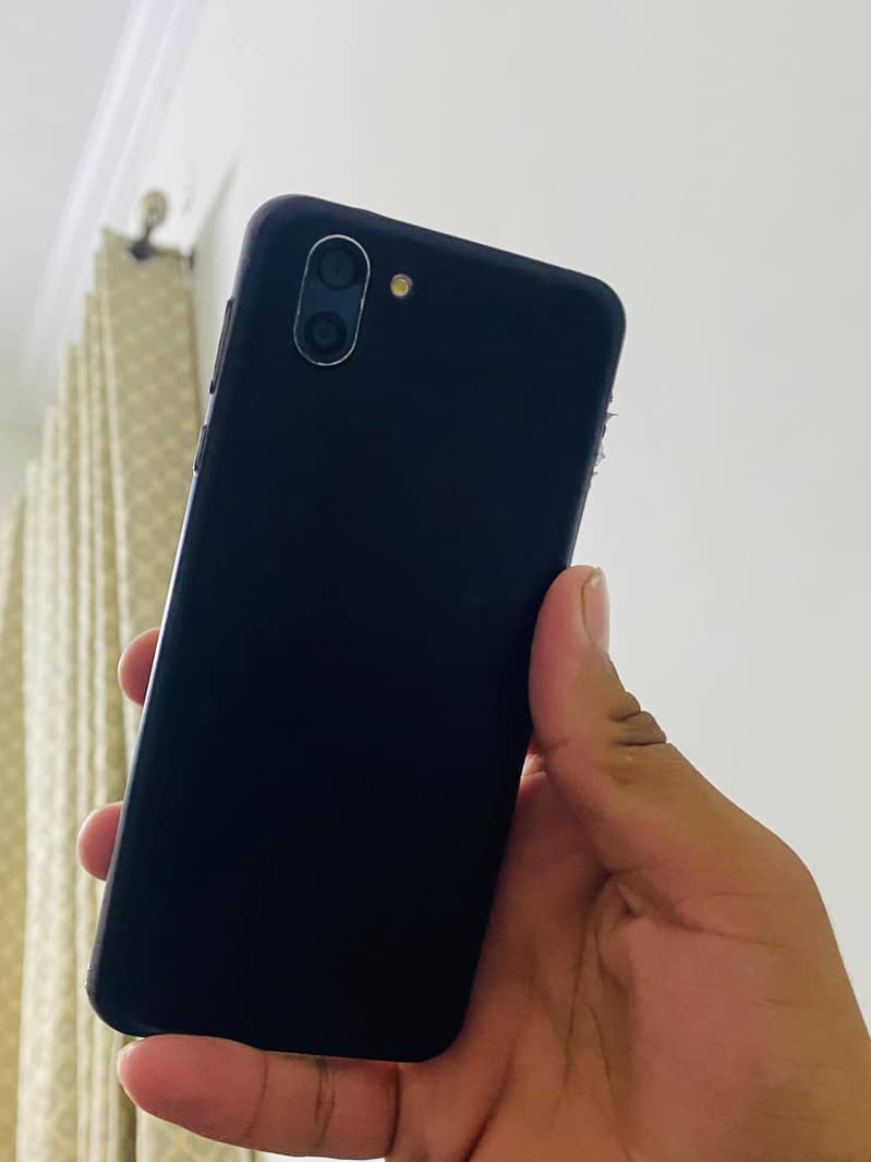Sharp Aquos R2 3