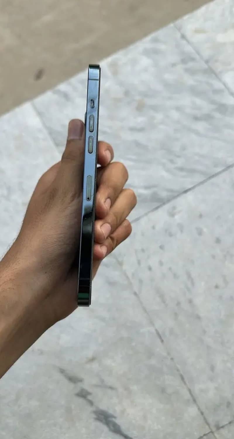 Apple iPhone 12 Pro Max 3