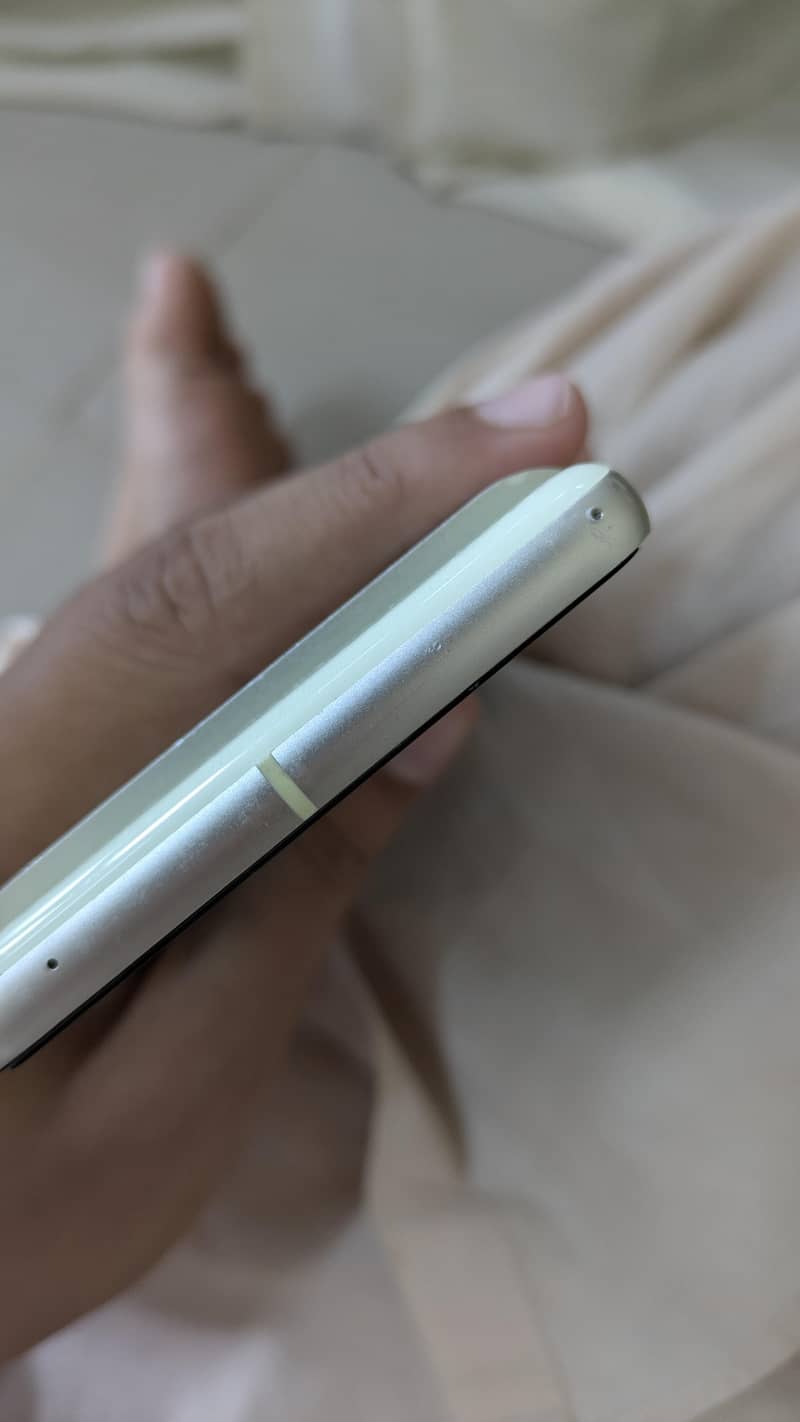 Google Pixel 7 4