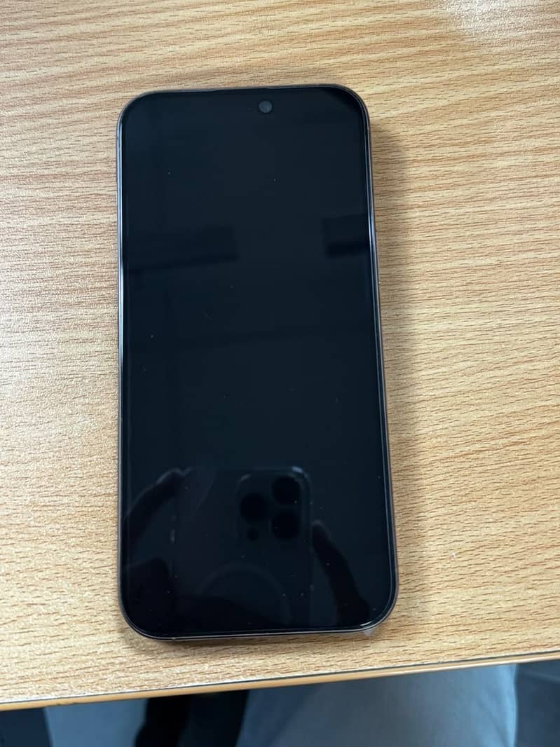 Apple iPhone 16 Pro Max 2