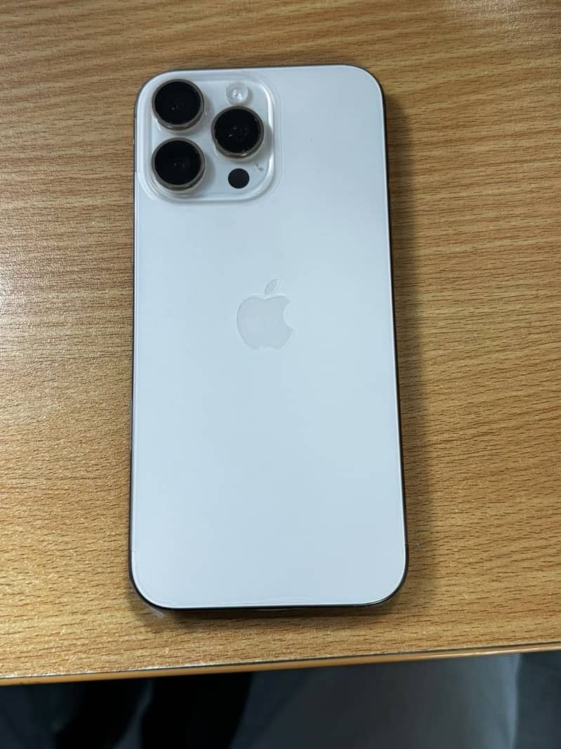 Apple iPhone 16 Pro Max 6