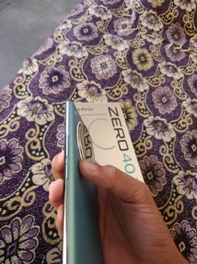 Infinix Zero 40 4