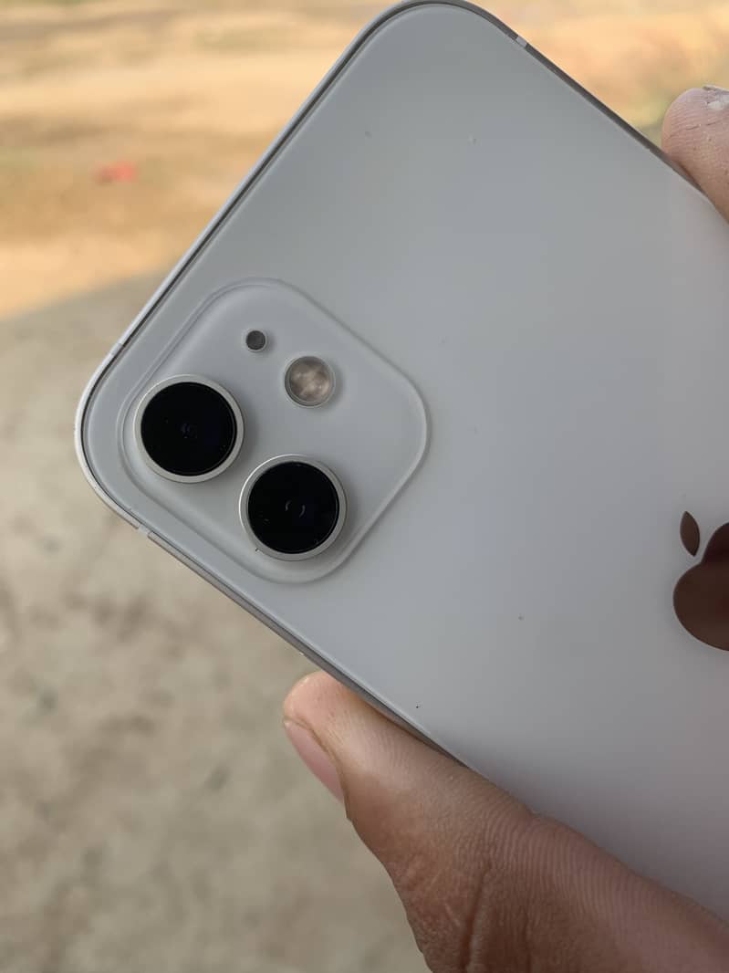 Apple iPhone 12 8