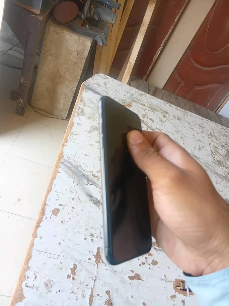 Apple iPhone XR VJ 4