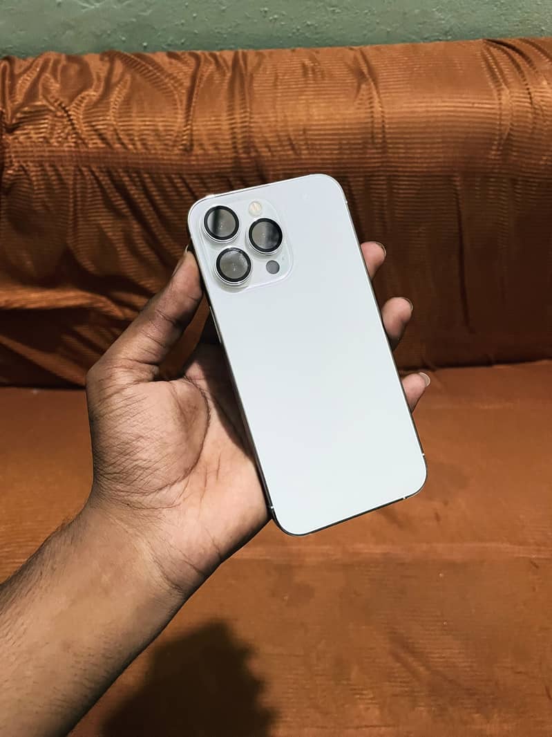 Apple iPhone 13 Pro 1