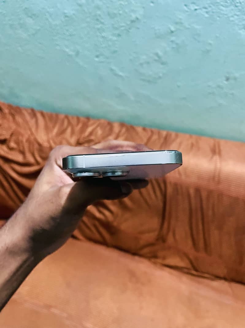 Apple iPhone 13 Pro 6
