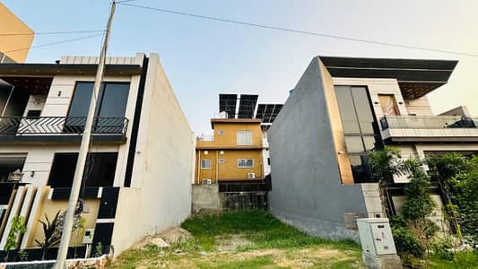 All Paid 5 Marla Plot For Sale In Crystal Block, Park View City, Lahore