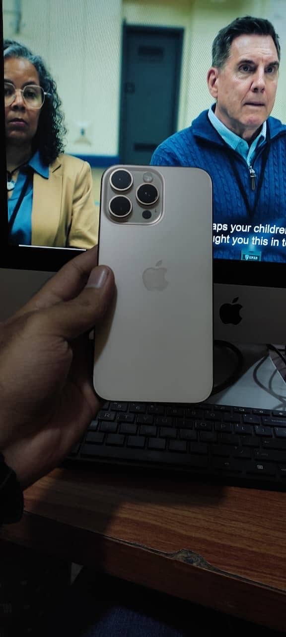 Apple iPhone 16 Pro Max 1