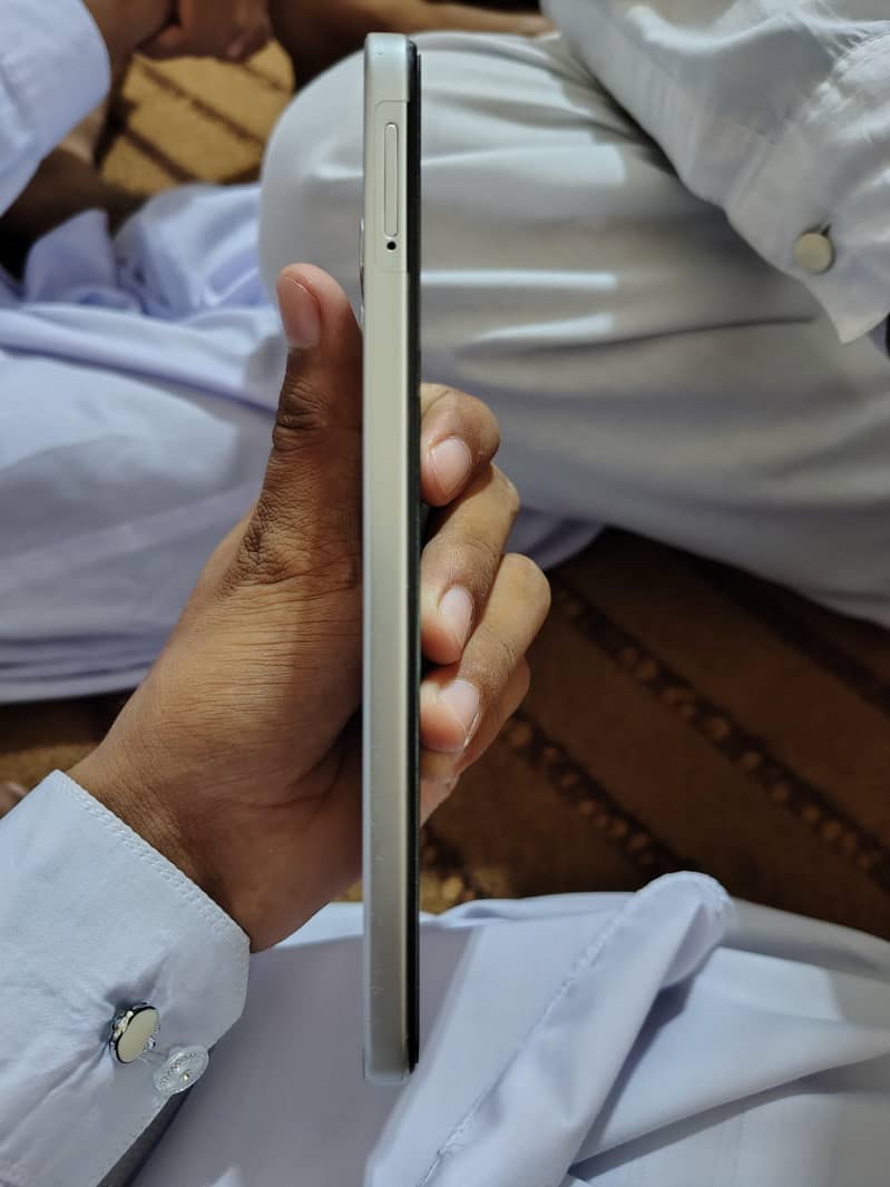 Infinix Hot 60i 1
