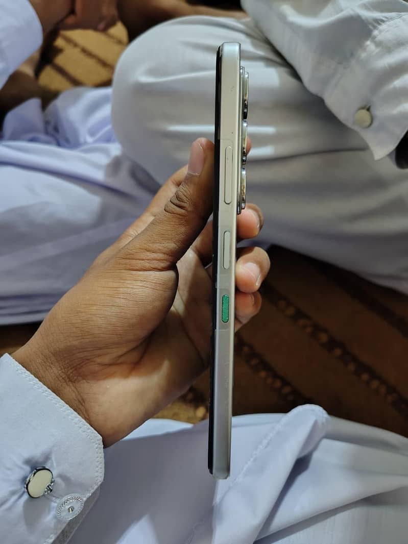 Infinix Hot 60i 4
