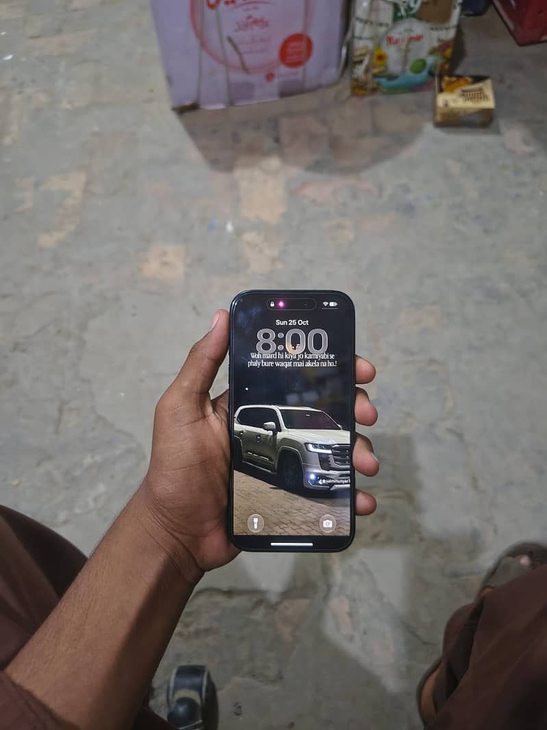 Apple iPhone 16 2
