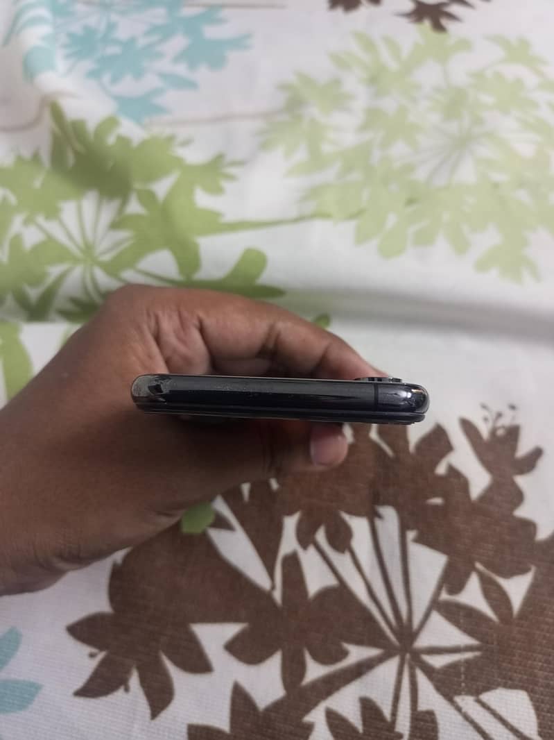 Apple iPhone XS 5
