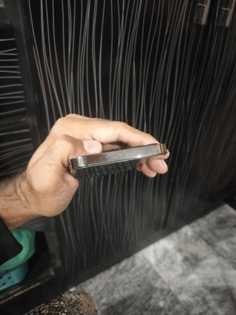 Apple iPhone 12 Pro 2