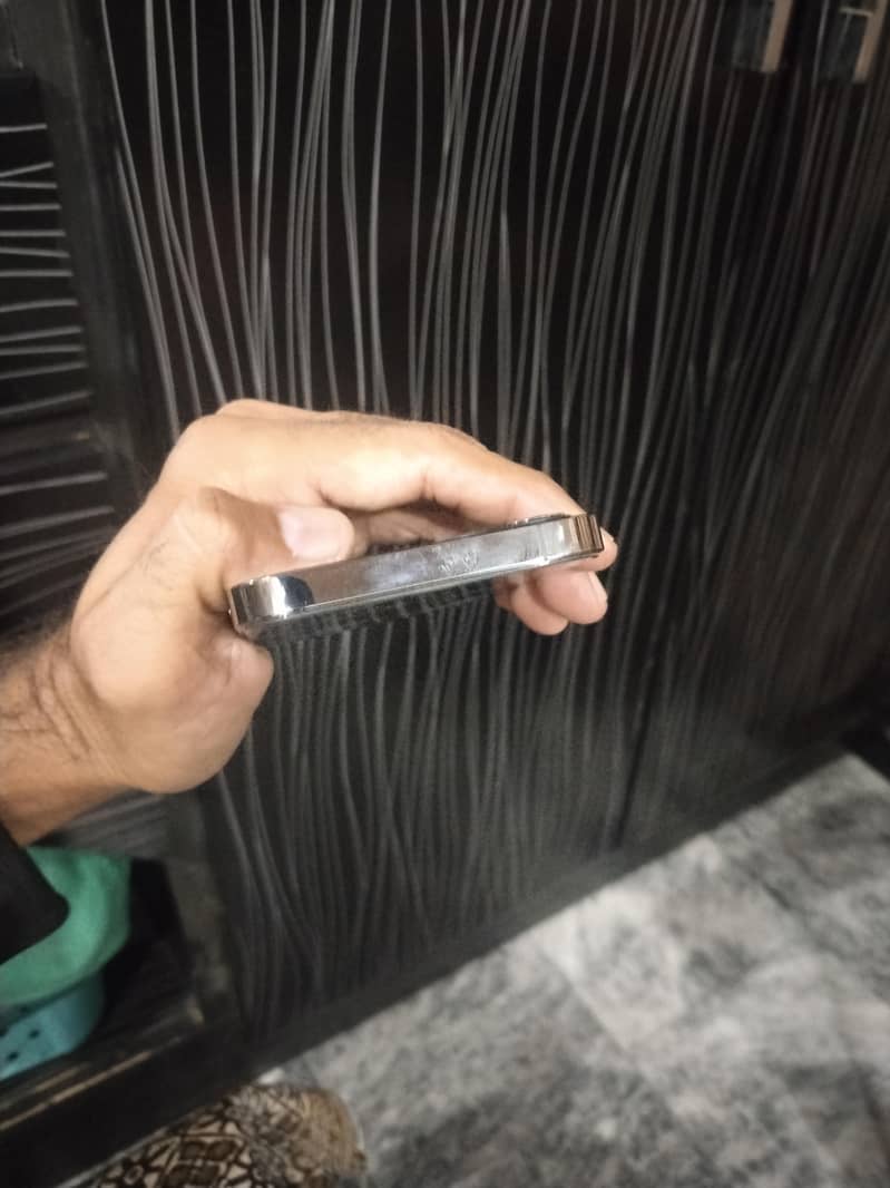 Apple iPhone 12 Pro 3