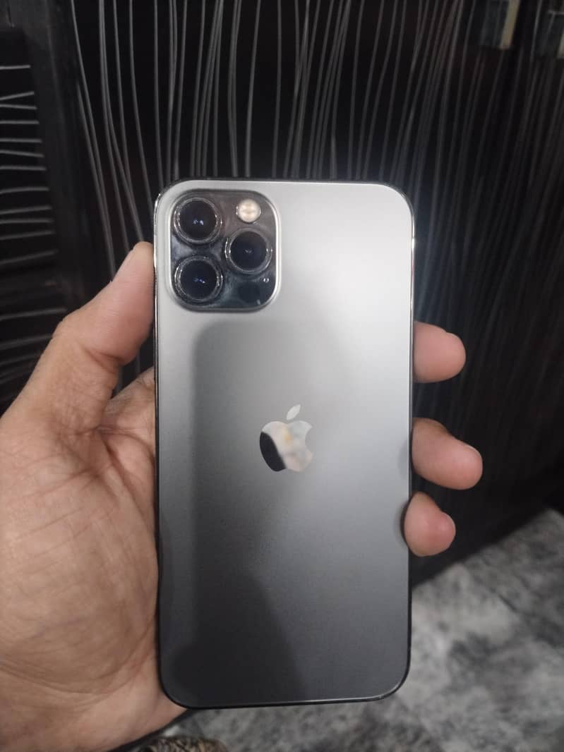 Apple iPhone 12 Pro 4