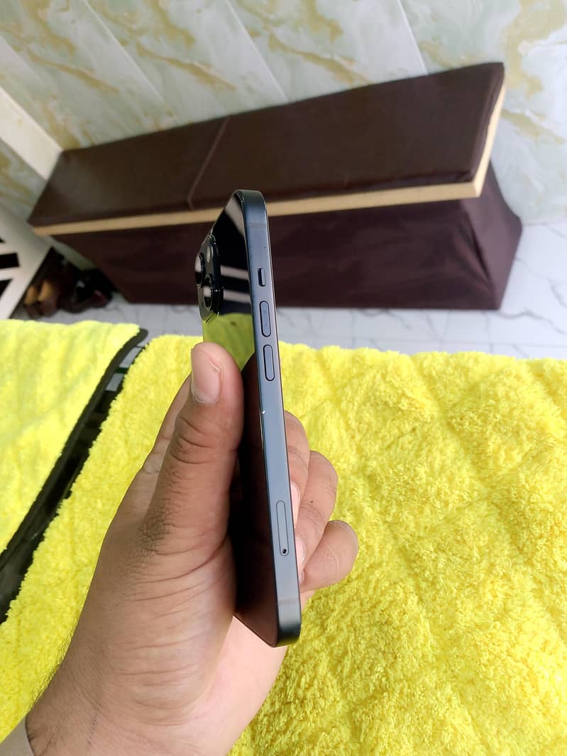 Apple iPhone 13 3
