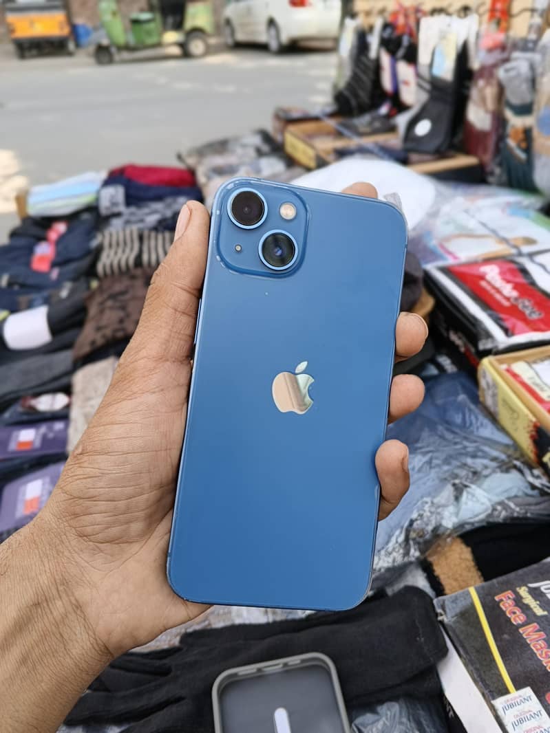 Apple iPhone 13 0