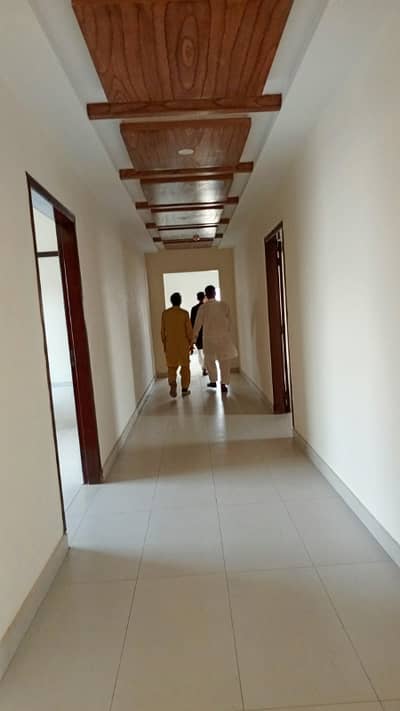 office for rent in johar town near Shoukat khanum for software house and call centre + other marketing office