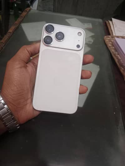 Apple iPhone XR CONVERTED 17 Pro