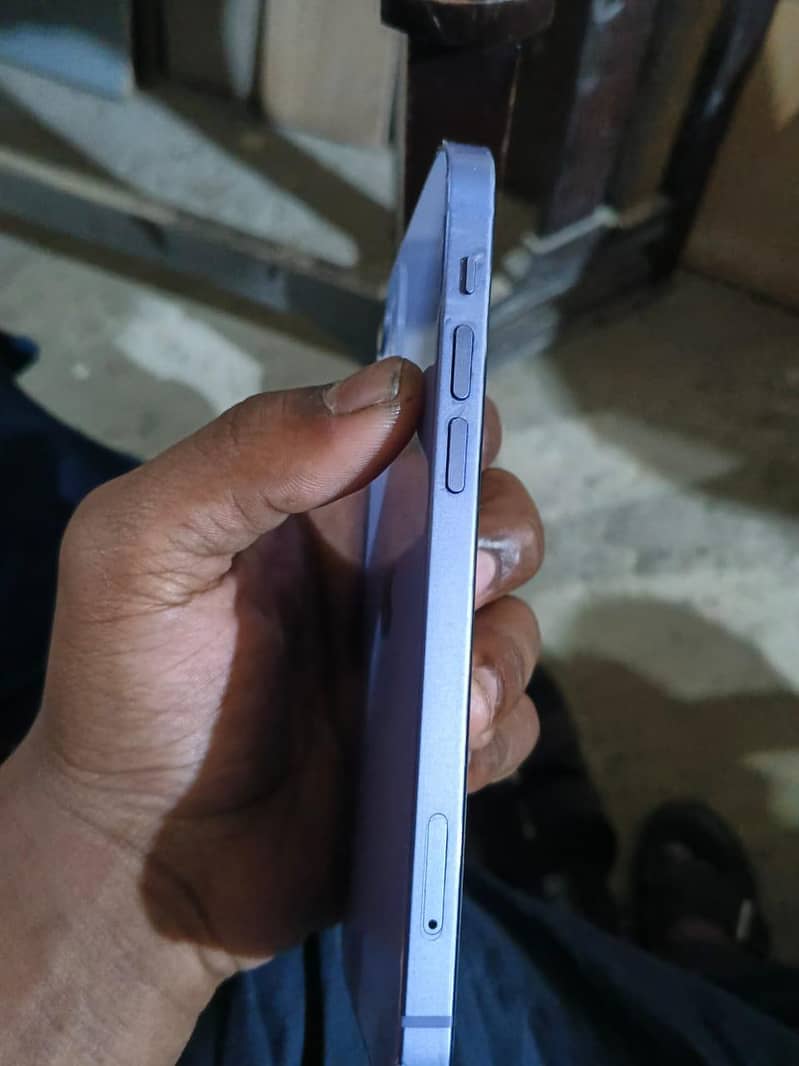 Apple iPhone 12 1