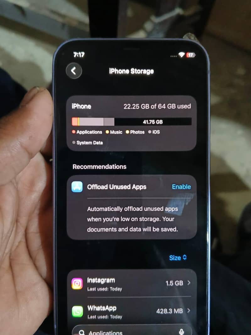 Apple iPhone 12 4
