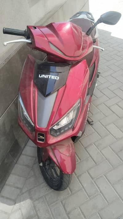 UNITED 100CC SCOOTY IN RED COLOR