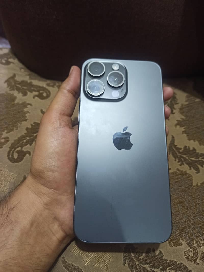 Apple iPhone 15 Pro Max 5