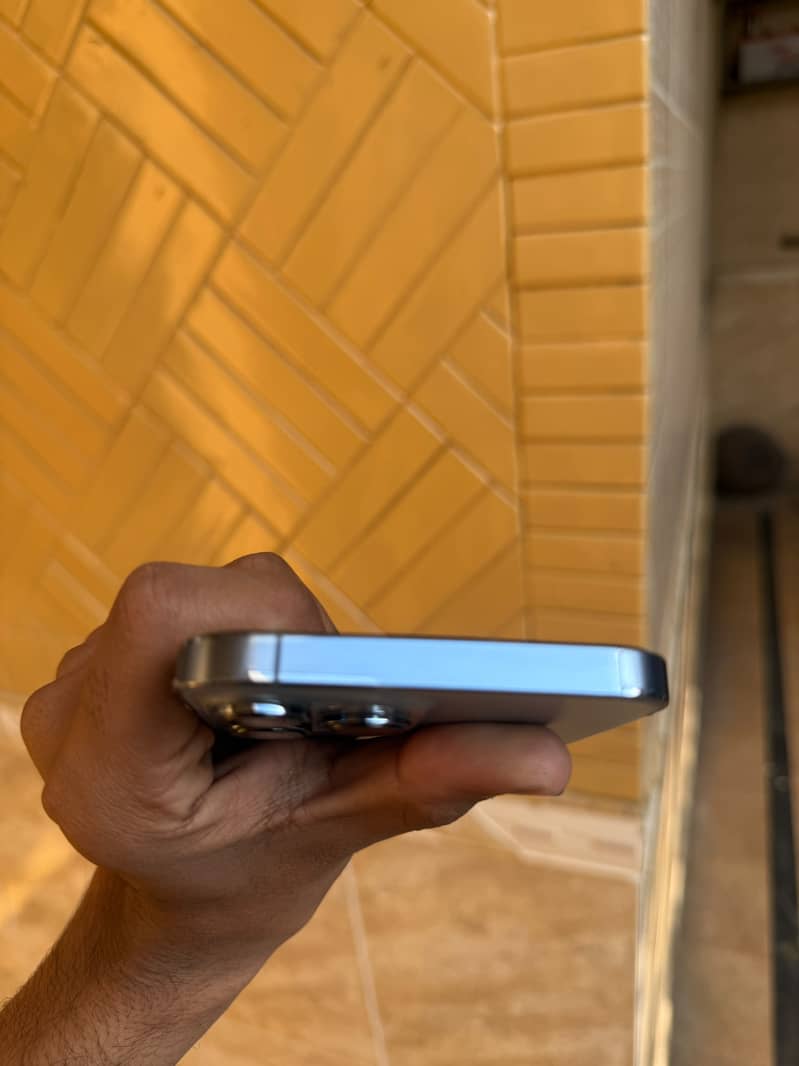 Apple iPhone 13 Pro Max 4