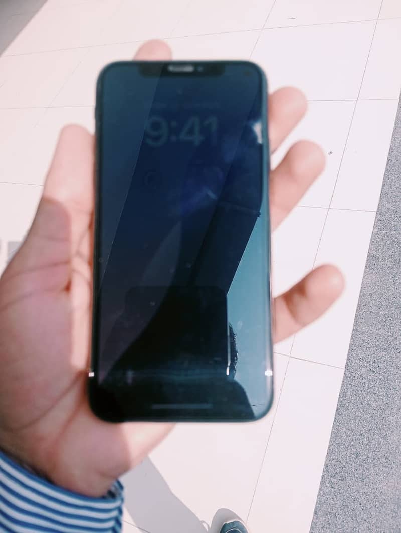 Apple iPhone Xs 5