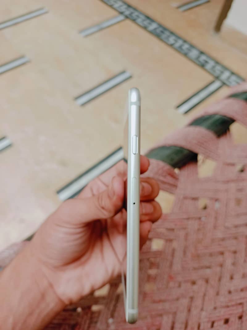 Apple iPhone 6S 2