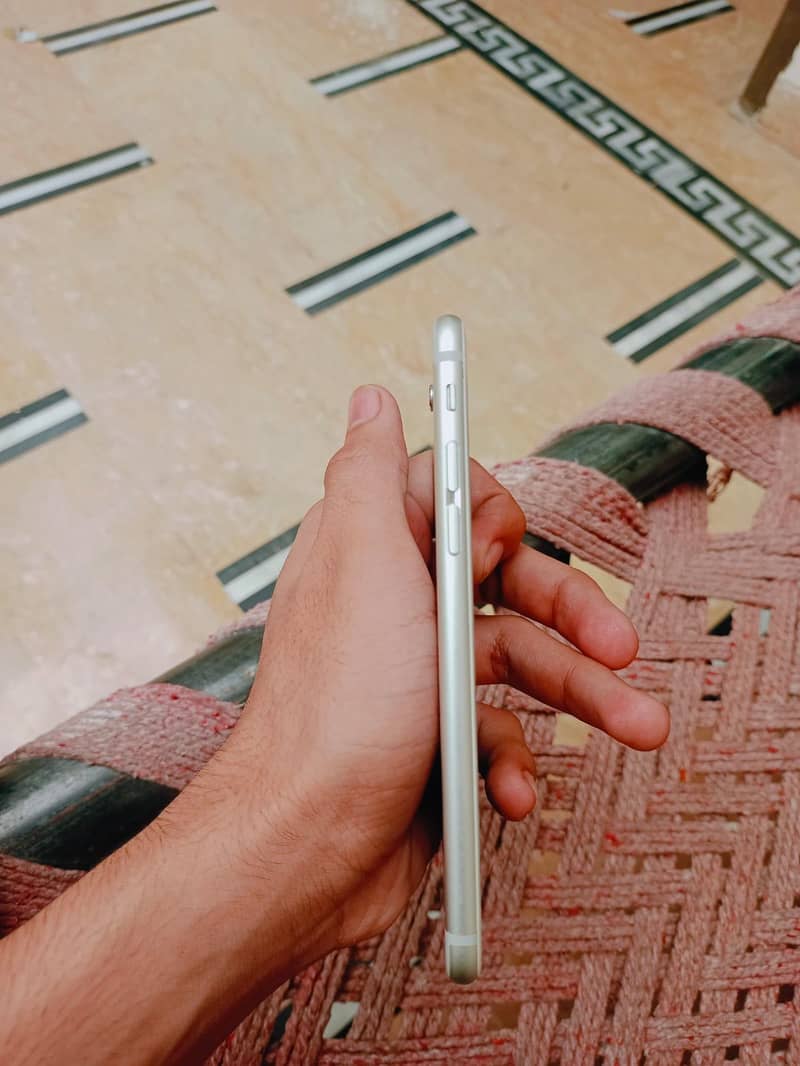 Apple iPhone 6S 3