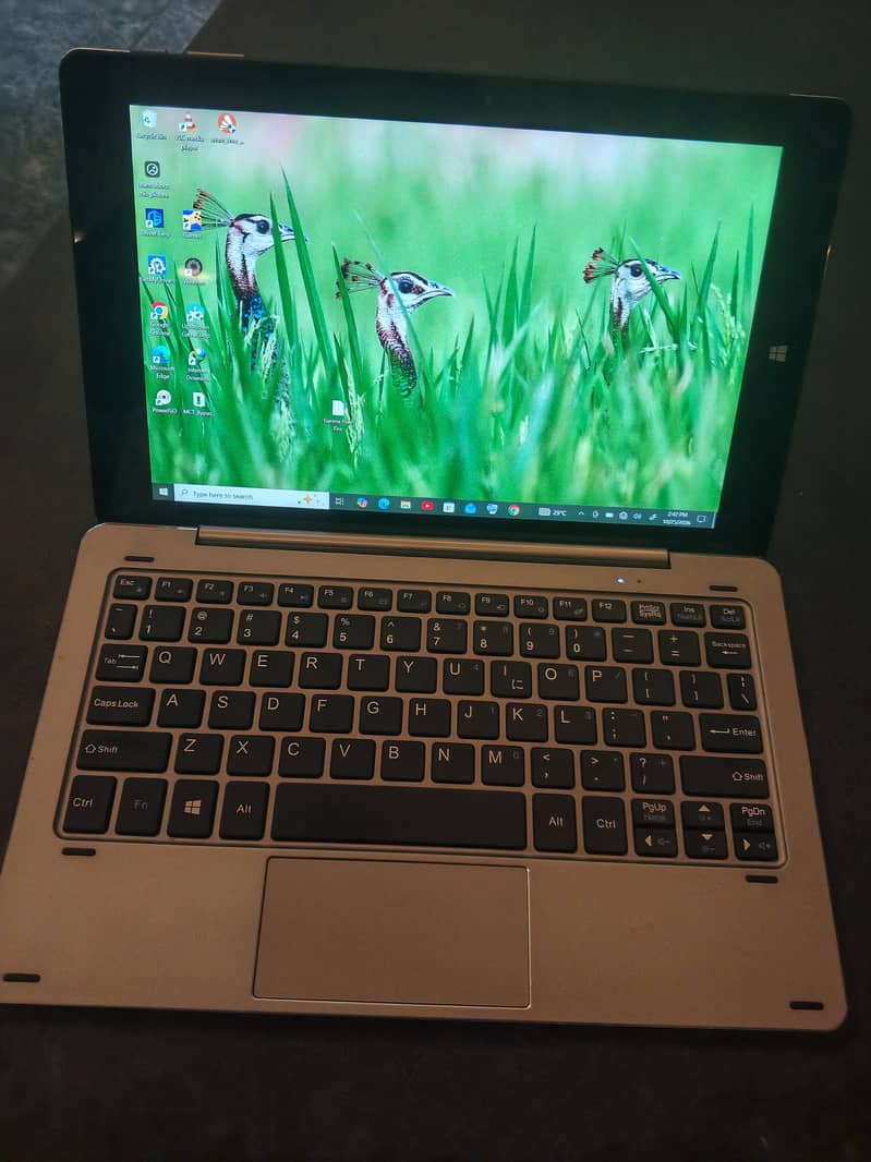 Intel inside laptop+tablet 0