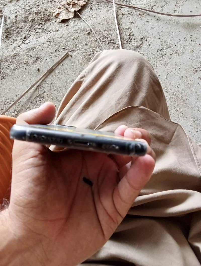 Apple iPhone 11 Pro Max 0