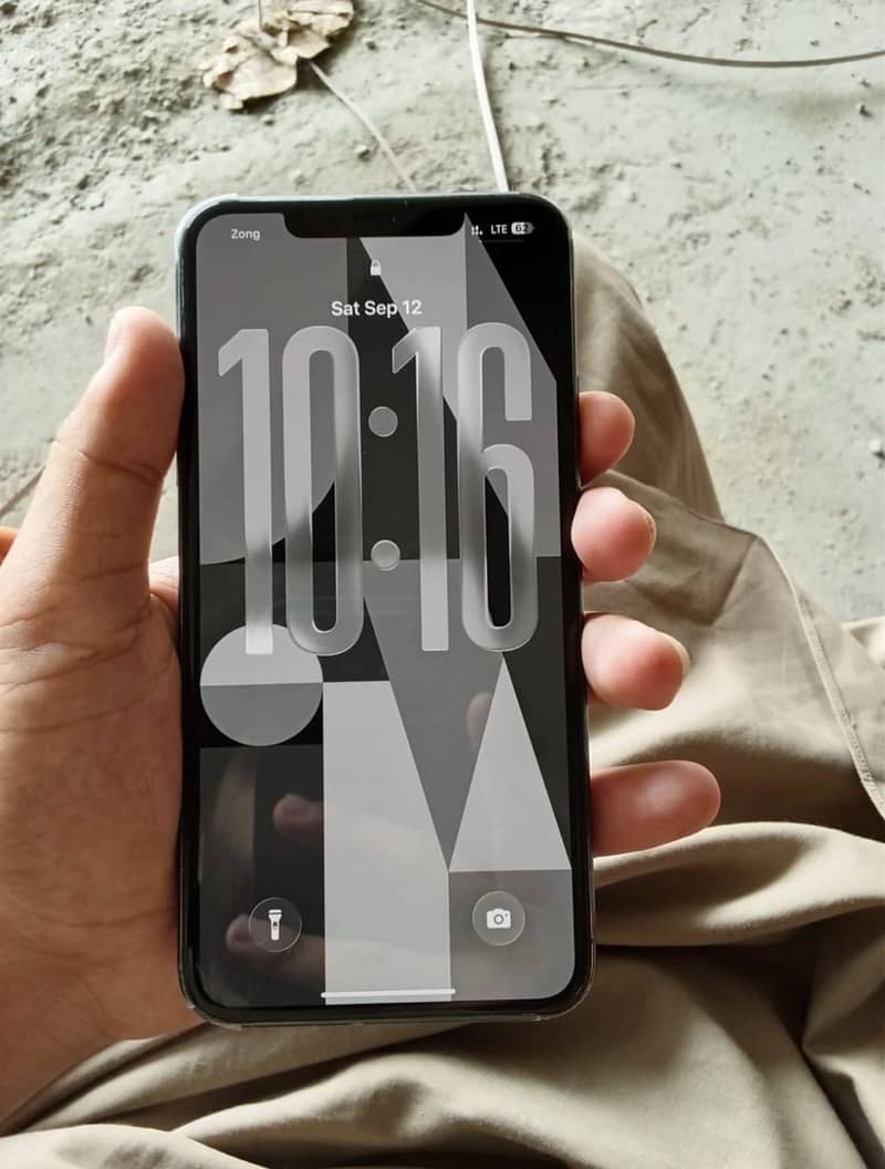 Apple iPhone 11 Pro Max 1