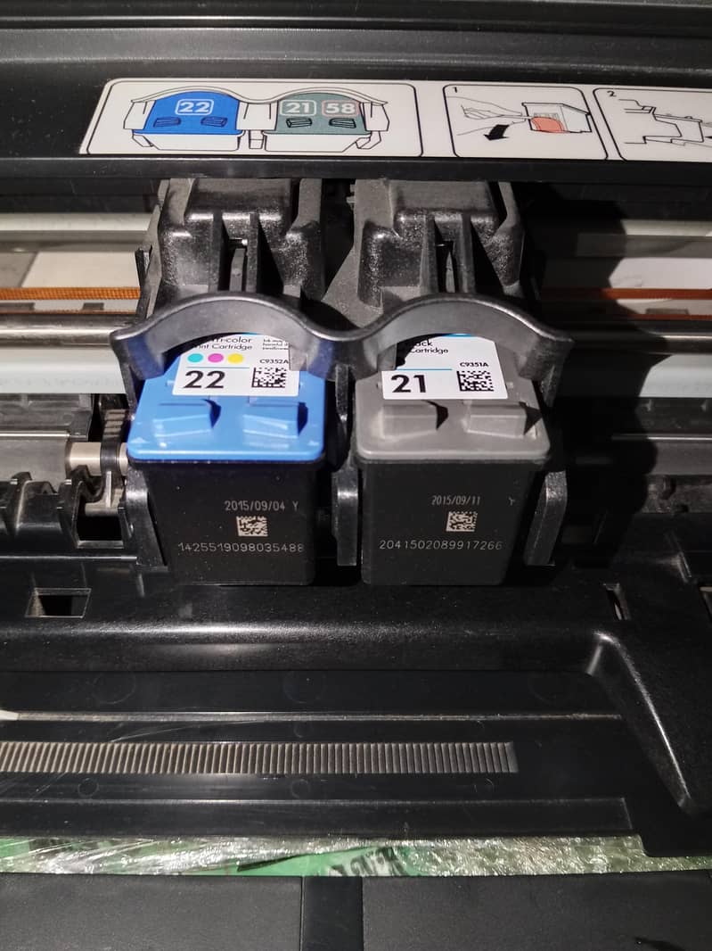 HP D2460 Colour printer 1