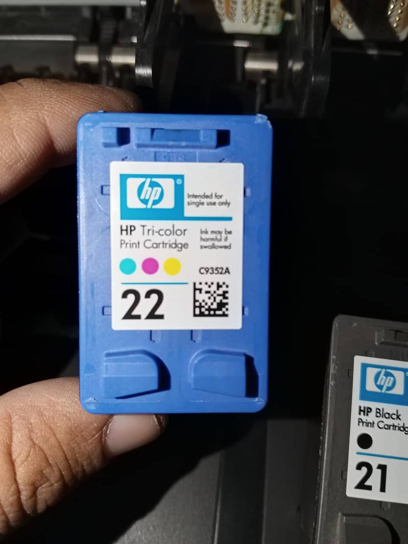 HP D2460 Colour printer 3