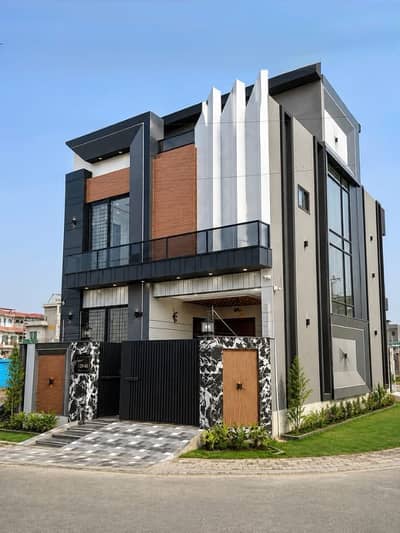 5 Marla Corner House For Sale in Central Park Lahore