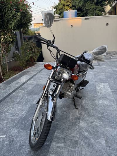 Honda CG 125 SE Special Edition 2025/26 model / like zero meter condtn