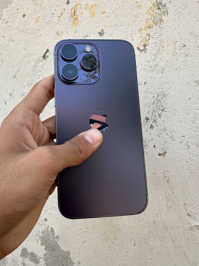 Apple iPhone 14 Pro Max 1