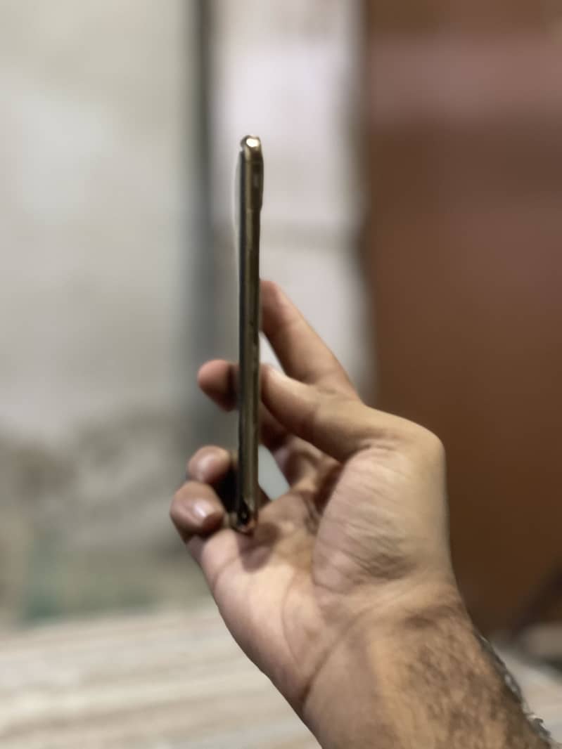 Apple iPhone XS Max 0